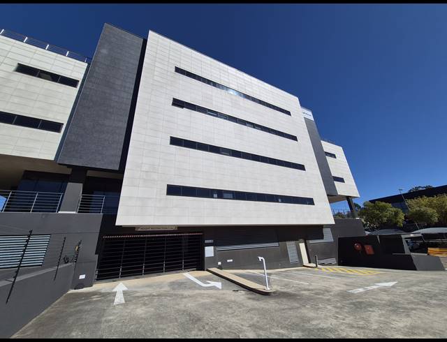 1,082M² OFFICE TO LET IN SANDTON CENTRAL
